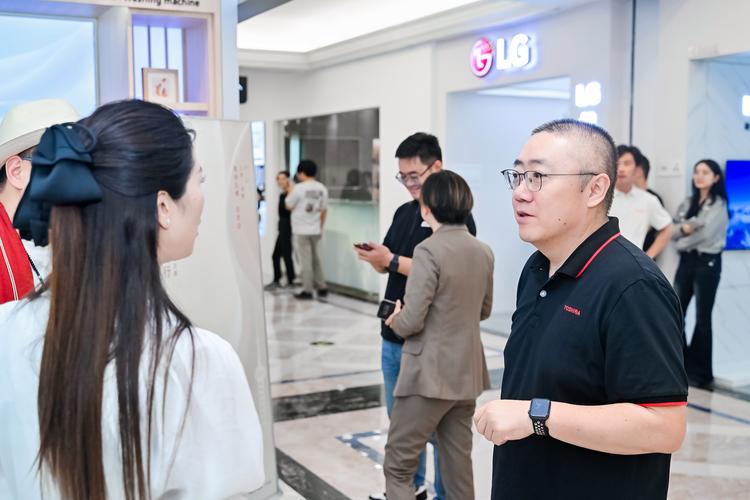 i设计同行网站,引领设计界潮流，助力设计师成长 i设计同行网站,引领设计界潮流，助力设计师成长 神马SEO